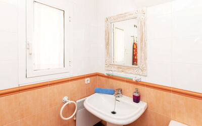 Accommodation:&nbsp;Port Pals Village 1646.5