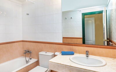 Accommodation:&nbsp;Port Pals Sunrise & Sunset 1646.7