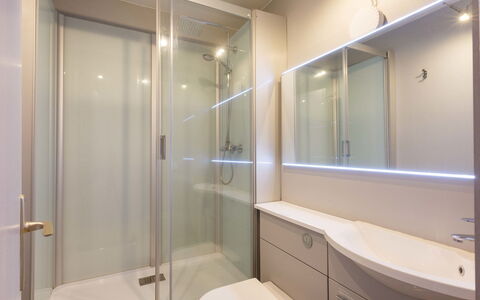 Les Mathes 250: Plumbing Fixture, Property, Building, Shower Head, Mirror, Bathroom, Shower Door, Shower, Shower Panel