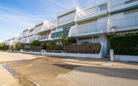 Les Marinas de la Plage Ii: Property, Architecture, Residential Area, Building, Sky, Real Estate, House, Mixed-Use, Tree, Apartment