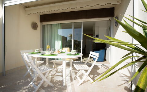 Hélios: Property, Room, House, Building, Interior Design, Real Estate, Home, Furniture, Architecture, Floor