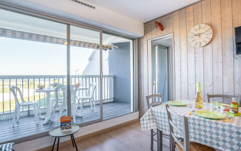 Résidence du Golfe: Property, Room, Interior Design, Building, Yellow, Furniture, House, Real Estate, Architecture, Ceiling