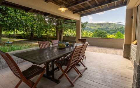 Di Sara: Property, Real Estate, Building, House, Room, Furniture, Table, Porch, Interior Design, Home
