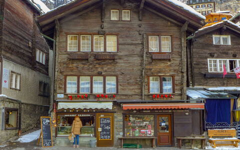 Galaxy Lodge: Building, House, Property, Town, Architecture, Facade, Neighbourhood, Home, Window, Wood
