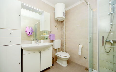 Lara: Mirror, Plumbing Fixture, Property, Building, Sink, Bathroom, Purple, Bathroom Sink, Plant, Tap