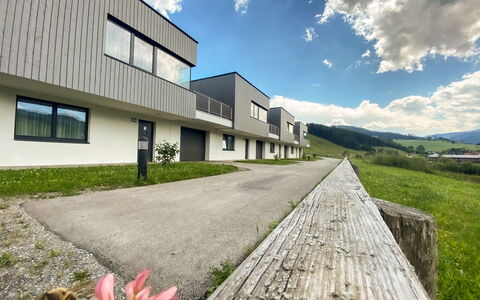 Sankt Lambrecht 10: Cloud, Sky, Plant, Building, Property, Window, Flower, Nature, Petal, Grass
