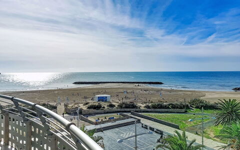 Accommodation:&nbsp;Le Sunset Cap Sud 905.28