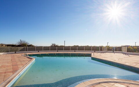 Cap D'Agde 905: Water, Sky, Water Resources, Azure, Swimming Pool, Architecture, Body Of Water, Leisure, Landscape, Floor
