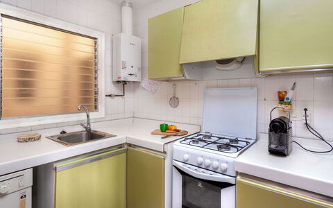 Can Panxo: Kitchen Sink, Property, Cabinetry, Sink, Countertop, Kitchen Stove, Kitchen Appliance, Cooktop, Gas Stove, Kitchen