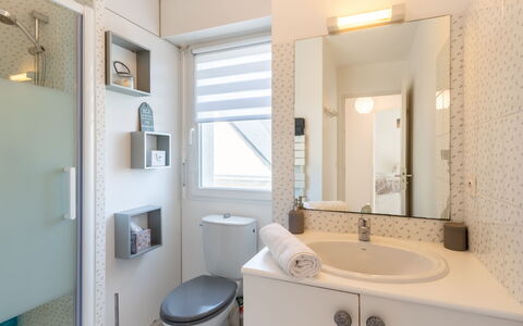 Le Clos St Colomban: Bathroom, Room, Property, Bathroom Cabinet, Interior Design, Sink, Bathroom Accessory, Building, Tap, House