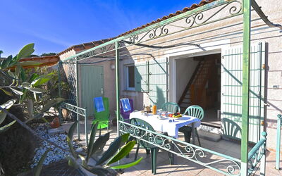 Accommodation:&nbsp;Le Green Village 200.4