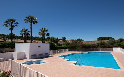 Accommodation:&nbsp;Le Green Village 200.6