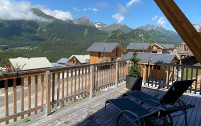 Premium #58 mit Sauna & Sprudelbad 20.5: Sky, Cloud, Building, Property, Mountain, House, Wood, Tree, Architecture, Shade