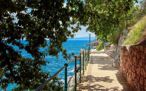 Lovran Tuliševica 406: Blue, Body Of Water, Coastal And Oceanic Landforms, Coast, Sea, Bank, Ocean, Shore, Lake, Handrail