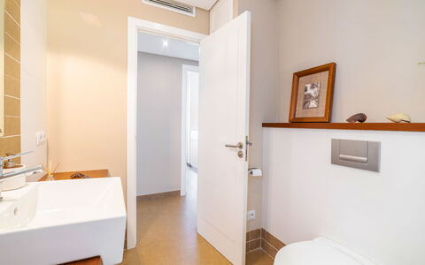 Nautic Sea Views: Room, Property, Bathroom, Interior Design, Building, Real Estate, Furniture, House, Floor, Architecture