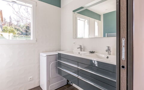 Mont des Oiseaux: Room, Bathroom, Property, Furniture, Floor, Interior Design, Building, House, Architecture, Home