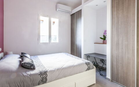 Mont des Oiseaux: Bedroom, Bed, Furniture, Room, Property, Interior Design, Mattress, Bed Sheet, Bed Frame, Floor