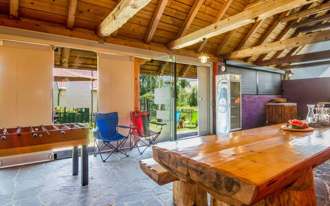 Maja: Building, Room, Property, Interior Design, Beam, Furniture, House, Ceiling, Home, Real Estate