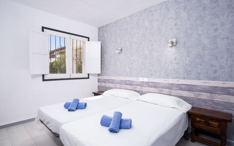 La Camarrocha: Bedroom, Furniture, Room, Bed, Property, Interior Design, Bed Sheet, Bed Frame, Building, Mattress