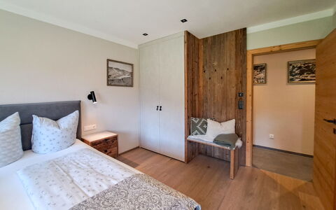 Auffach 651: Bed, Furniture, Interior Design, Bedroom, Flooring, Wall, Floor, Wood, Bed Sheet, Bedding