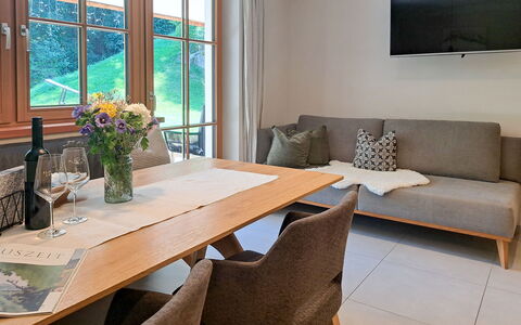 Auffach 651: Furniture, Interior Design, Flooring, Wood, Floor, Room, Couch, Table, Lighting, Living Room
