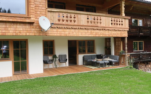 Auffach 651: Property, House, Building, Home, Real Estate, Grass, Architecture, Estate, Backyard, Porch