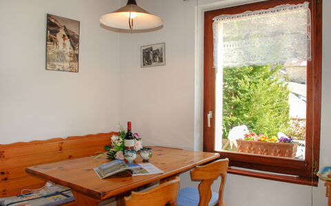 Ai Casell: Room, Furniture, Property, Table, Dining Room, Interior Design, House, Building, Home, Floor
