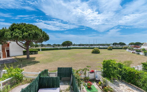Isle Catherine: Water, Daytime, Sky, Building, Azure, Swimming Pool, Leisure, Rectangle, Composite Material, Urban Design