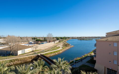 Terrasse du Soleil: Water, Water Resources, Waterway, Daytime, Sky, River, Architecture, Tree, Real Estate, Spring