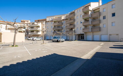 Terrasse du Soleil: Property, Blue, Residential Area, Architecture, Building, Town, Sky, Neighbourhood, Apartment, Human Settlement