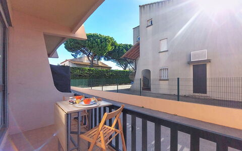 Saint Patrick: Residential Area, Home, Balcony, Apartment, Shade, Daylighting, Wood Stain