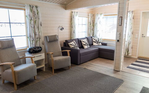 Venuskukkula: Furniture, Wood, Flooring, Floor, Interior Design, Home, Living Room, Wood Flooring, Chair, Apartment