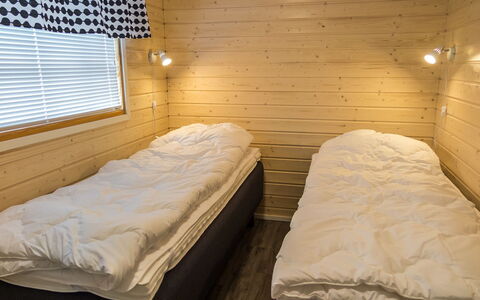 Venuskukkula: Wood, Floor, Flooring, Interior Design, Bedroom, Ceiling, Room, Furniture, Bed, Bed Frame
