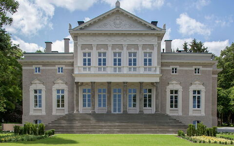 Manowce Palace: Estate, Mansion, Lawn, Stately Home, Classical Architecture, Villa, Garden, Landscaping, Palace, Molding