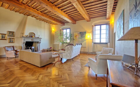 Palazzo Del Capitano: Property, Building, Room, Interior Design, Floor, Wood Flooring, Furniture, Living Room, House, Hardwood