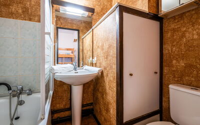 Accommodation:&nbsp;Les Eaux Vives 1 & 2 110.5