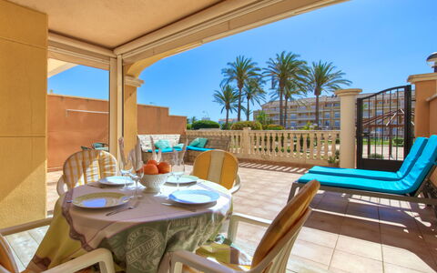 Dénia 479: Property, Room, Real Estate, Building, Furniture, Interior Design, House, Vacation, Table, Estate