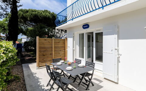 Saint Palais sur Mer 148: Plant, Sky, Building, Table, Window, Door, Shade, Outdoor Table, Cloud, Chair