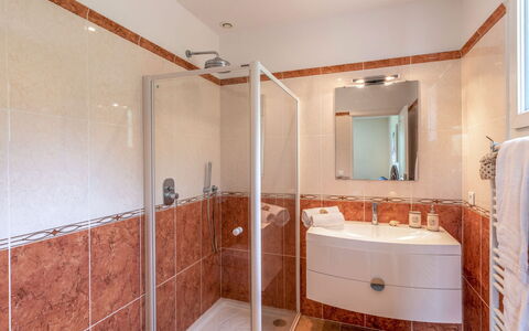 Muratello: Mirror, Building, Plumbing Fixture, Tap, Bathroom, Sink, Wood, Interior Design, Flooring, Comfort