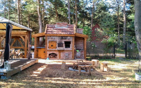 Willa Vinci: Plant, Nature, Tree, Shade, Wood, Land Lot, Biome, Natural Landscape, Leisure, Cottage