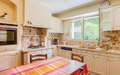 Coët a Tous: Property, Room, Furniture, Countertop, Cabinetry, Kitchen, Interior Design, Floor, Building, Home