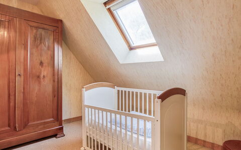 Coët a Tous: Product, Room, Property, Furniture, Floor, Wall, Interior Design, Ceiling, Real Estate, Bed