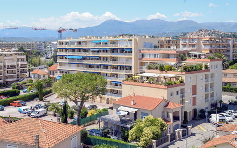 Le Baccara: Residential Area, Metropolitan Area, Urban Area, Neighbourhood, Town, City, Property, Human Settlement, Building, Urban Design