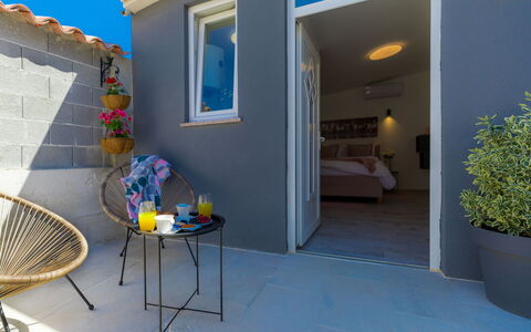 Ivanka: Property, House, Blue, Building, Home, Real Estate, Yellow, Room, Interior Design, Porch
