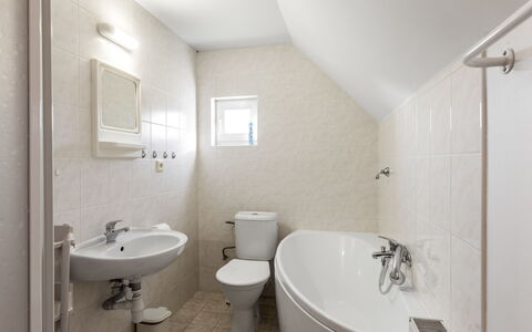 Holiday Hill 38: Mirror, Bathtub, Plumbing Fixture, Property, Building, Sink, Tap, Bathroom, Purple