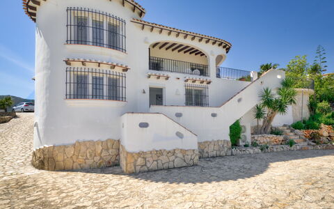 Villa Hermosa Vista: Property, House, Architecture, Real Estate, Home, Building, Estate, Facade, Mansion, Tree