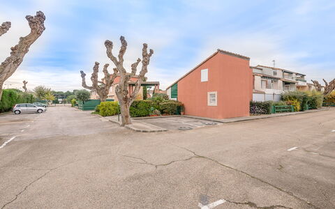 Bastide de L'Olivier: Cloud, Sky, Plant, Building, Tree, Land Lot, Road Surface, House, Asphalt, Neighbourhood
