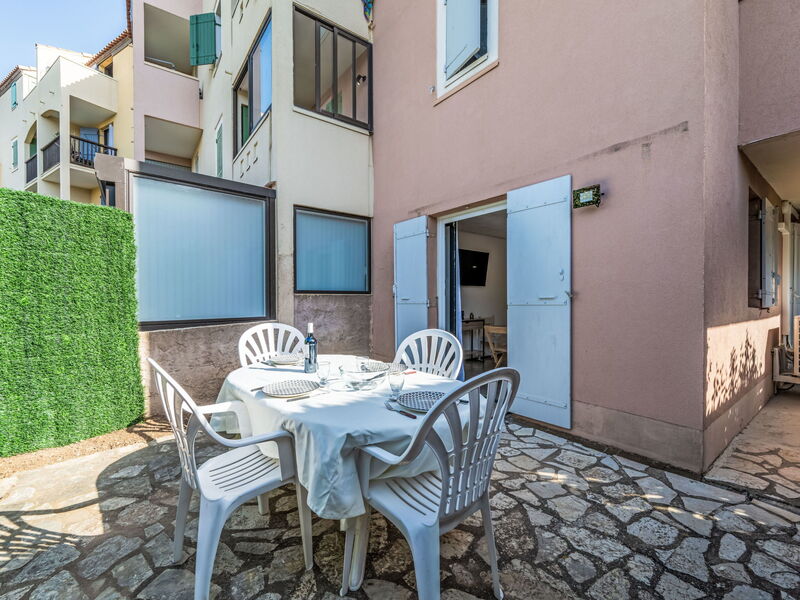 Accommodation:&nbsp;Les Terrasses de la Méditerranée 400.13