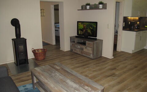 Helene: Room, Floor, Property, Laminate Flooring, Hardwood, Wood Flooring, Flooring, Furniture, Interior Design, Building