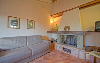 Melo: Room, Property, Furniture, Building, Interior Design, Real Estate, House, Floor, Living Room, Ceiling